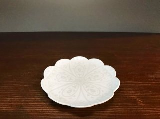 銀彩菊割4寸皿[有田焼 陶悦窯]