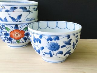 有田焼 林九郎 水差し 染錦牡丹流水文　手付面取水柱 有田焼 林九郎 水差し 染錦牡丹流水文 手付面取水柱