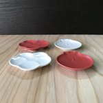 画像3: 赤マット梅型豆皿［有田焼］ (3)