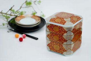 染付タコ唐草まゆ型陶箱［有田焼 福泉窯］