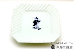 画像2: 青花ハーモニー角皿 チェロ[有田焼 しん窯] (2)